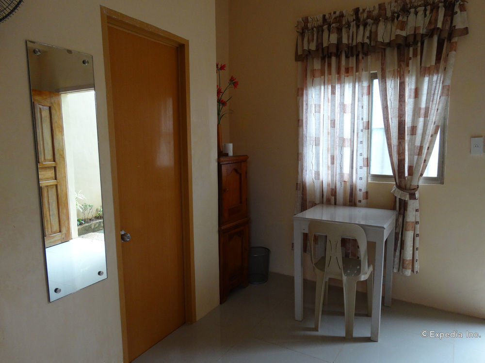 Las Residencias Bed And Breakfast Puerto Princesa Dış mekan fotoğraf